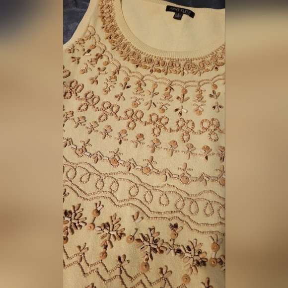 Beaded Cream Sleeveless Top - Picture 2 of 5